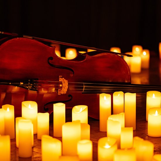 Мировые хиты классики в сиянии тысячи свечей