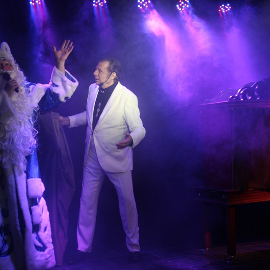 Новогоднее кабаре Владимира Данилина