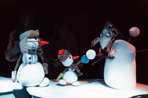 Солнышко и снежные человечки