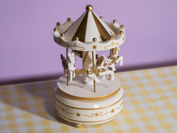 Мастер-класс по росписи шкатулки с лошадками в цирковой эстетике