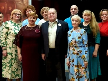 К нему не зарастёт народная тропа