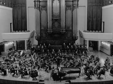 Оркестр CAGMO. Симфония MTV при свечах