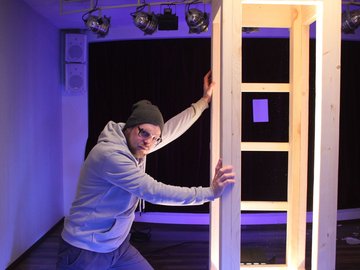 Мальчик примерный. Весело